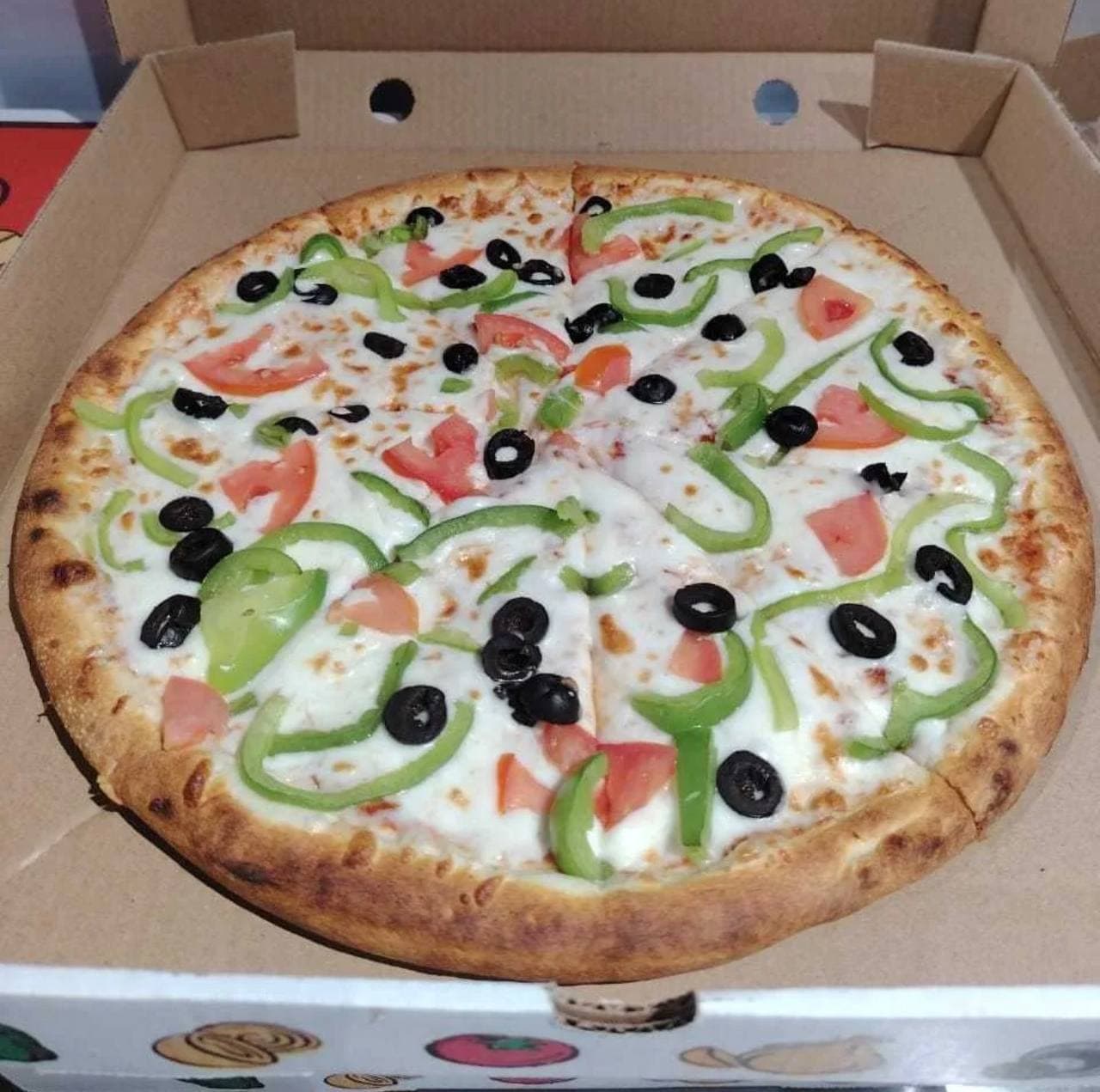 بيتزا خضار جبن سائل